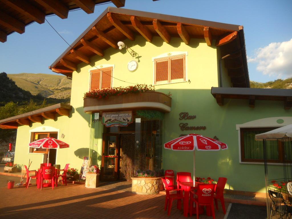 La Locanda Del Lago Lucciola Villalago Luaran gambar